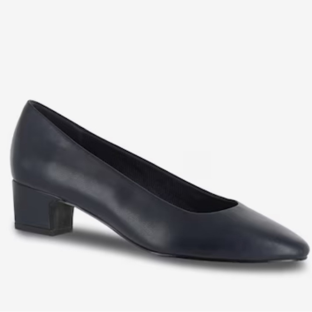 NWT Easy Street Navy Blue Womens Prim Kitten Comfort Block Heel Pumps shoe 8M